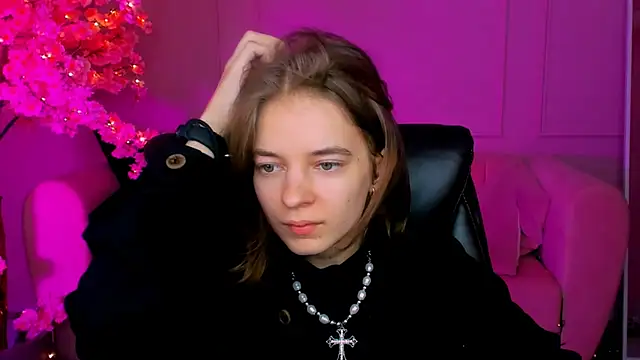 TinaDavil online show from December 18, 2:06 pm