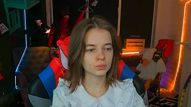 TinaDavil online show from February 13, 1:05 pm