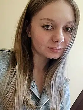 Snapshot of Ekaterina27 chatting on March 11, 7:36 pm Ekaterina27 online show from March 11, 7:36 pm