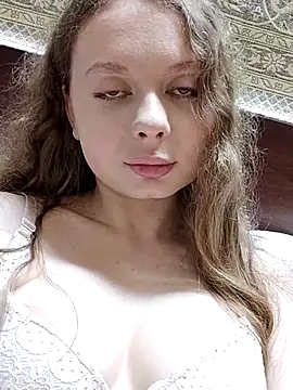 Snapshot of Ekaterina27 chatting on February 6, 6:29 am Ekaterina27 online show from February 6, 6:29 am