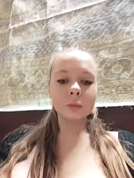 Snapshot of Ekaterina27 chatting on February 26, 6:23 am Ekaterina27 online show from February 26, 6:23 am