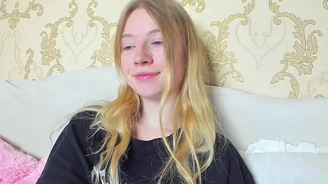 minidivaa  online show from December 7, 8:22 am