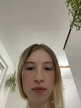 minidivaa  online show from January 8, 5:16 am