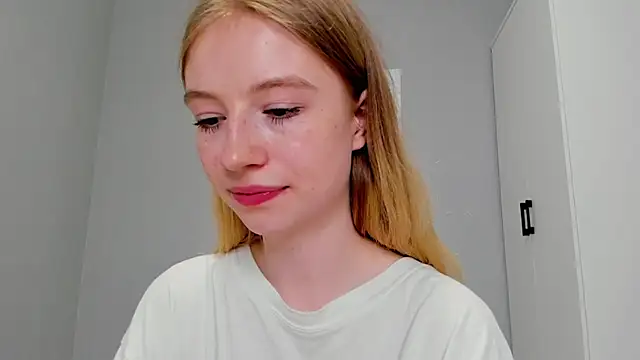 minidivaa  online show from January 24, 11:12 pm