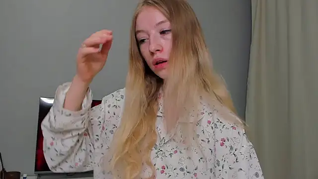 minidivaa  online show from March 4, 9:22 pm