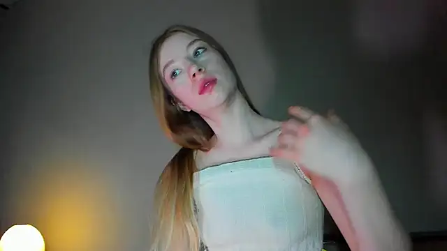 Snapshot of minidivaa_ chatting on April 4, 7:22 pm minidivaa online show from April 4, 7:22 pm