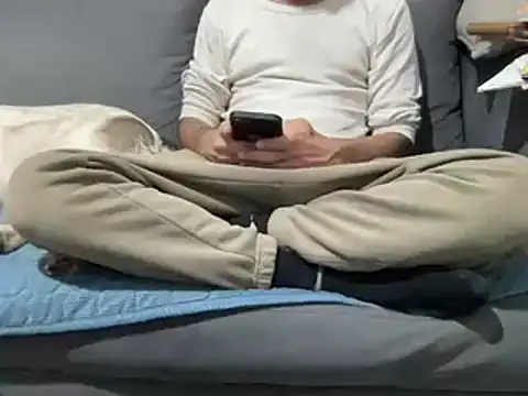 4small4inchlol online show from March 3, 7:06 pm