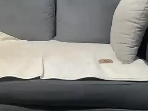 4small4inchlol online show from March 21, 5:12 pm