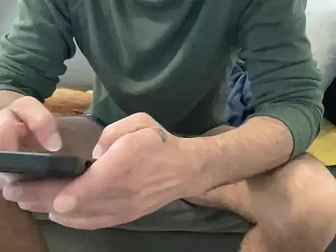 4small4inchlol online show from March 28, 2:49 pm