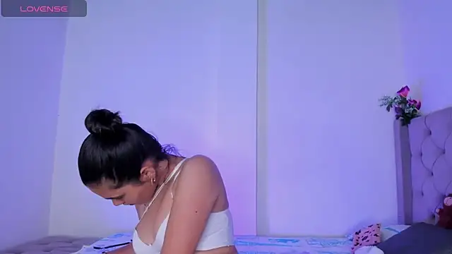 Snapshot of samara_jonness chatting on April 8, 4:12 am samara jonness online show from April 8, 4:12 am