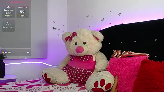 Snapshot of Daiyan_Collins chatting on February 13, 5:26 am Daiyan Collins online show from February 13, 5:26 am