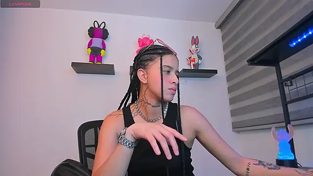 Gangster Girl online show from January 14, 4:07 am