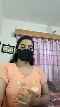 Snapshot of Amisha-2 chatting on July 13, 11:24 am Amisha-2 online show from July 13, 11:24 am
