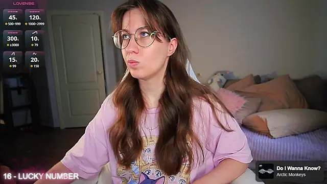 Snapshot of ms_allison_w chatting on May 15, 1:29 pm ms allison w online show from May 15, 1:29 pm