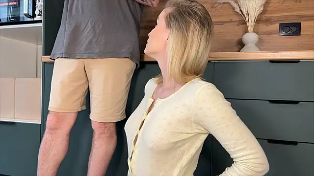 Adelovenick online show from March 26, 9:48 am