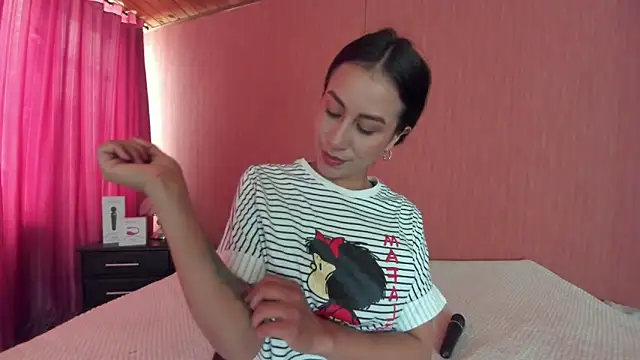 EmiGomez  online show from March 5, 7:49 pm