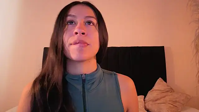 EmiGomez  online show from November 8, 1:33 pm