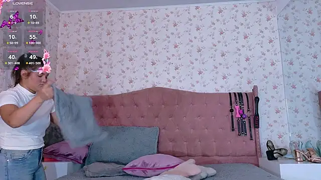 AvrillThomas online show from March 11, 2:40 pm