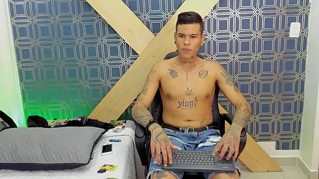 jamesinked  online show from December 31, 4:35 pm