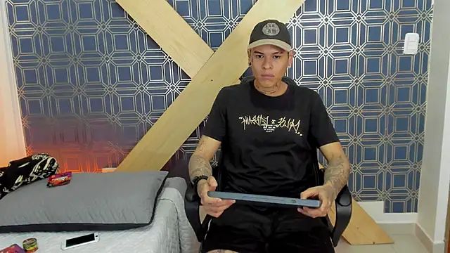 jamesinked  online show from January 9, 3:44 pm