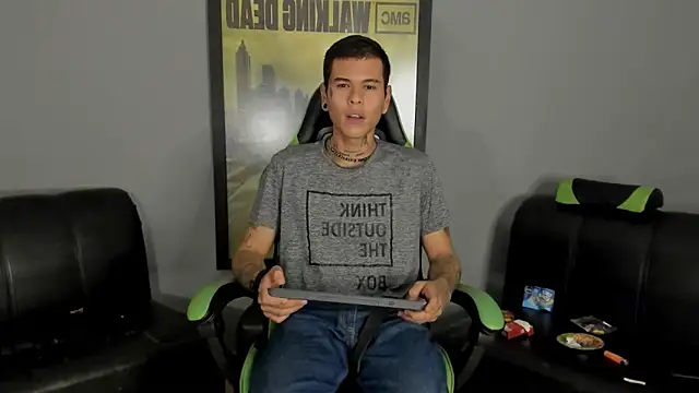 jamesinked  online show from February 4, 3:00 am