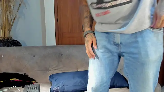 jamesinked  online show from October 18, 2:25 am