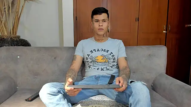 jamesinked  online show from November 9, 3:16 am