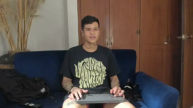 jamesinked  online show from November 25, 4:01 am