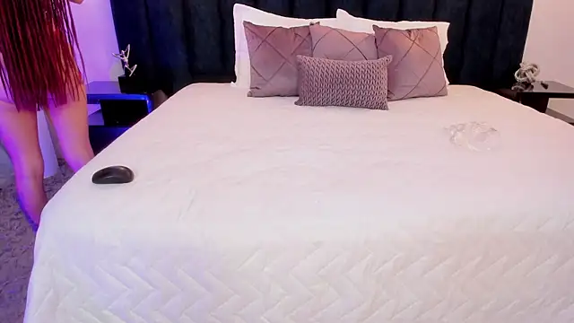 Snapshot of susyy7 chatting on February 8, 3:43 am susyy7 online show from February 8, 3:43 am