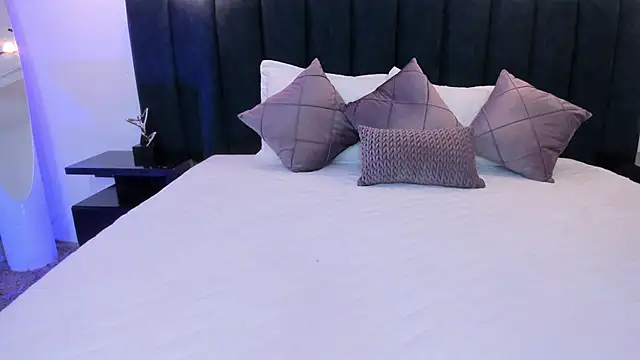 Snapshot of susyy7 chatting on February 11, 3:44 am susyy7 online show from February 11, 3:44 am