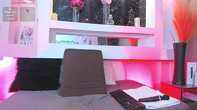Snapshot of Cinthya_mjs chatting on June 10, 12:15 pm Cinthya mjs online show from June 10, 12:15 pm