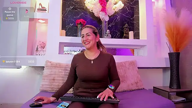 Snapshot of Cinthya_mjs chatting on June 13, 12:03 pm Cinthya mjs online show from June 13, 12:03 pm