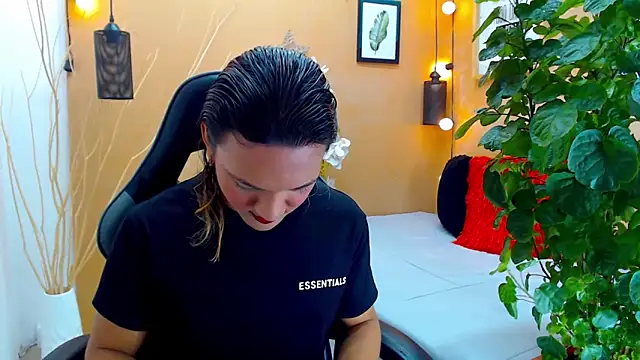 aslyhernandez 7 online show from September 18, 12:18 pm