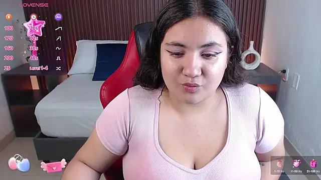 nadine russo online show from December 3, 7:11 pm