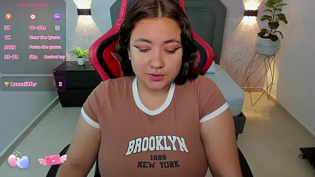 nadine russo online show from January 17, 7:16 pm