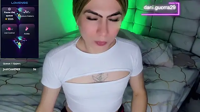 saskya online show from October 9, 8:18 pm