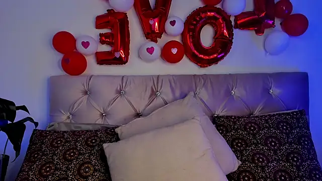 Snapshot of Redpandaa_ chatting on February 18, 2:27 pm Redpandaa online show from February 18, 2:27 pm