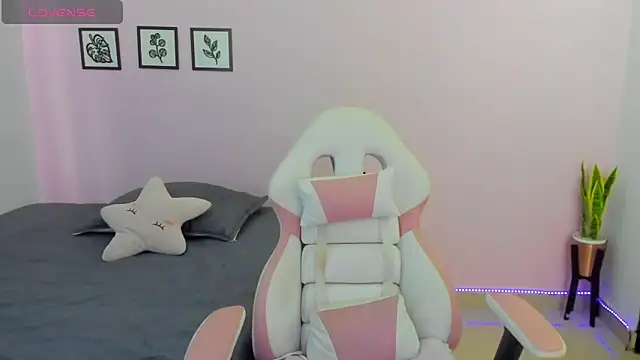 sophie pazz online show from February 22, 5:55 pm