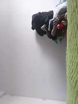 beautiful hands  online show from February 11, 9:31 pm