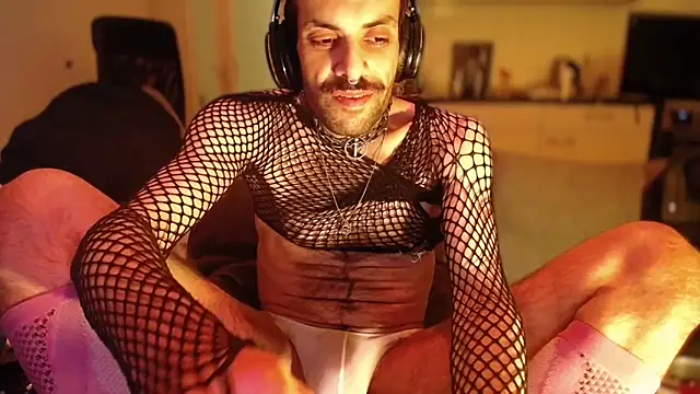 P4RtYBOII92 online show from September 23, 3:42 am