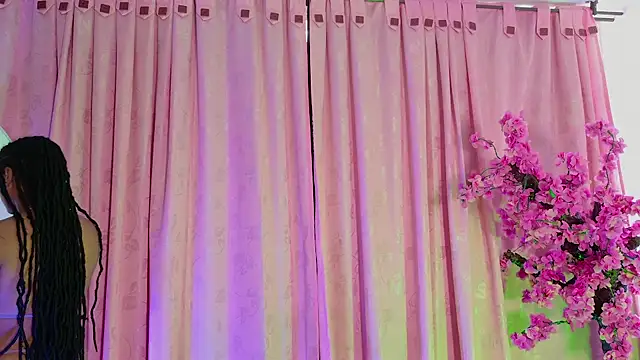 Elith noa online show from February 12, 7:31 pm