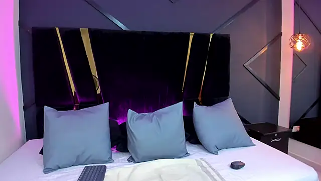 shaina vasquez online show from February 13, 10:33 pm