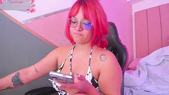 Snapshot of lilith_noahh chatting on February 4, 7:51 am lilith noahh online show from February 4, 7:51 am