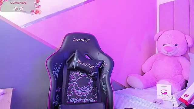 Snapshot of lilith_noahh chatting on March 8, 6:54 am lilith noahh online show from March 8, 6:54 am