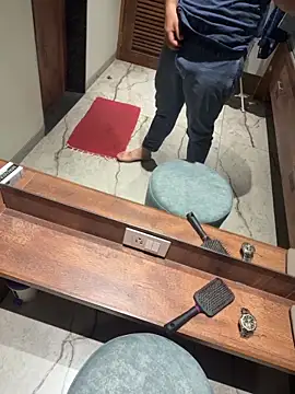 versatile guy01 online show from October 14, 6:09 pm