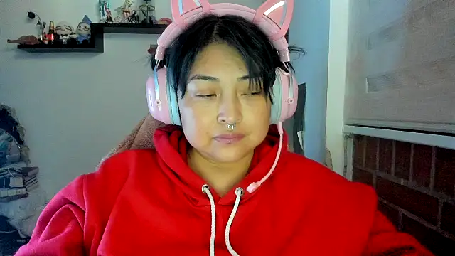 Snapshot of Shaddycute_ chatting on April 19, 11:42 am Shaddycute online show from April 19, 11:42 am