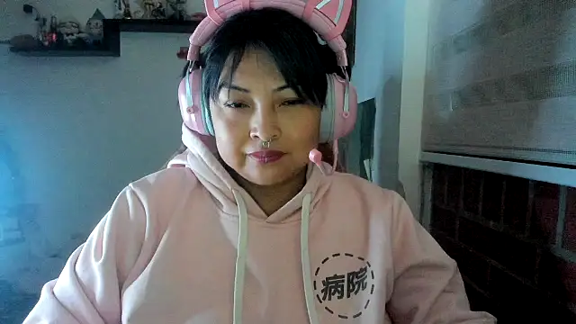 Snapshot of Shaddycute_ chatting on April 25, 12:08 pm Shaddycute online show from April 25, 12:08 pm