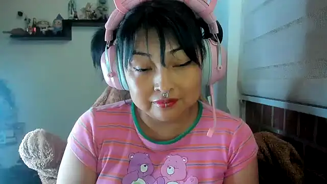 Snapshot of Shaddycute_ chatting on April 26, 1:53 pm Shaddycute online show from April 26, 1:53 pm