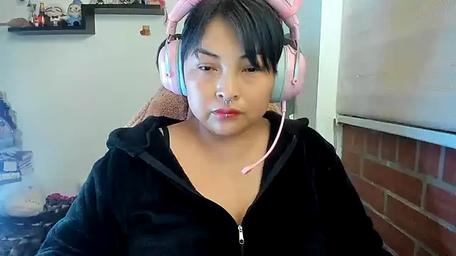 Snapshot of Shaddycute_ chatting on April 29, 4:55 pm Shaddycute online show from April 29, 4:55 pm