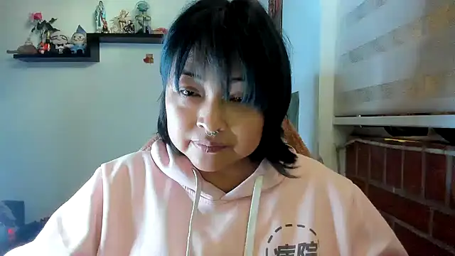 Snapshot of Shaddycute_ chatting on May 5, 2:03 pm Shaddycute online show from May 5, 2:03 pm
